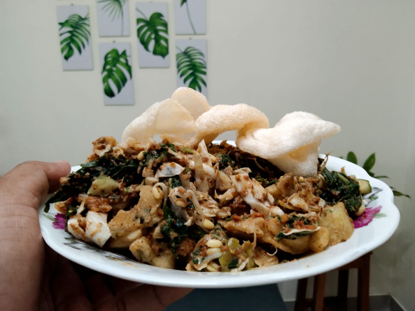 Lotek Bu Nur, Makanan Tradisional yang Tetap Eksis di Tengah Kuliner Kekinian