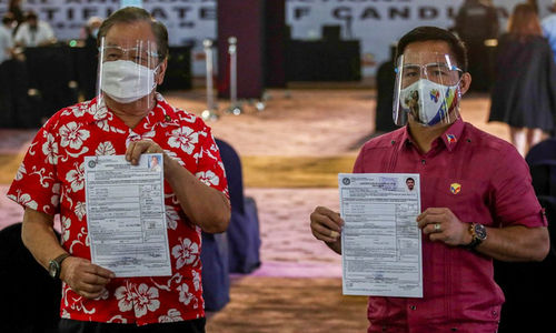 Manny Pacqiao resmi daftar presiden.jpg