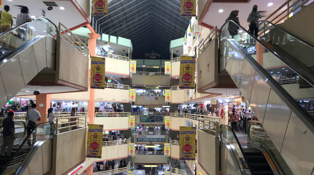 Perdagangan Pasar Pagi Mangga Dua - Panji 7.jpg