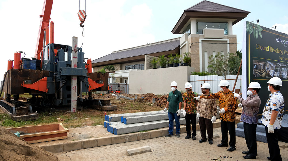Groundbreaking Club House Kota Podomoro.jpg