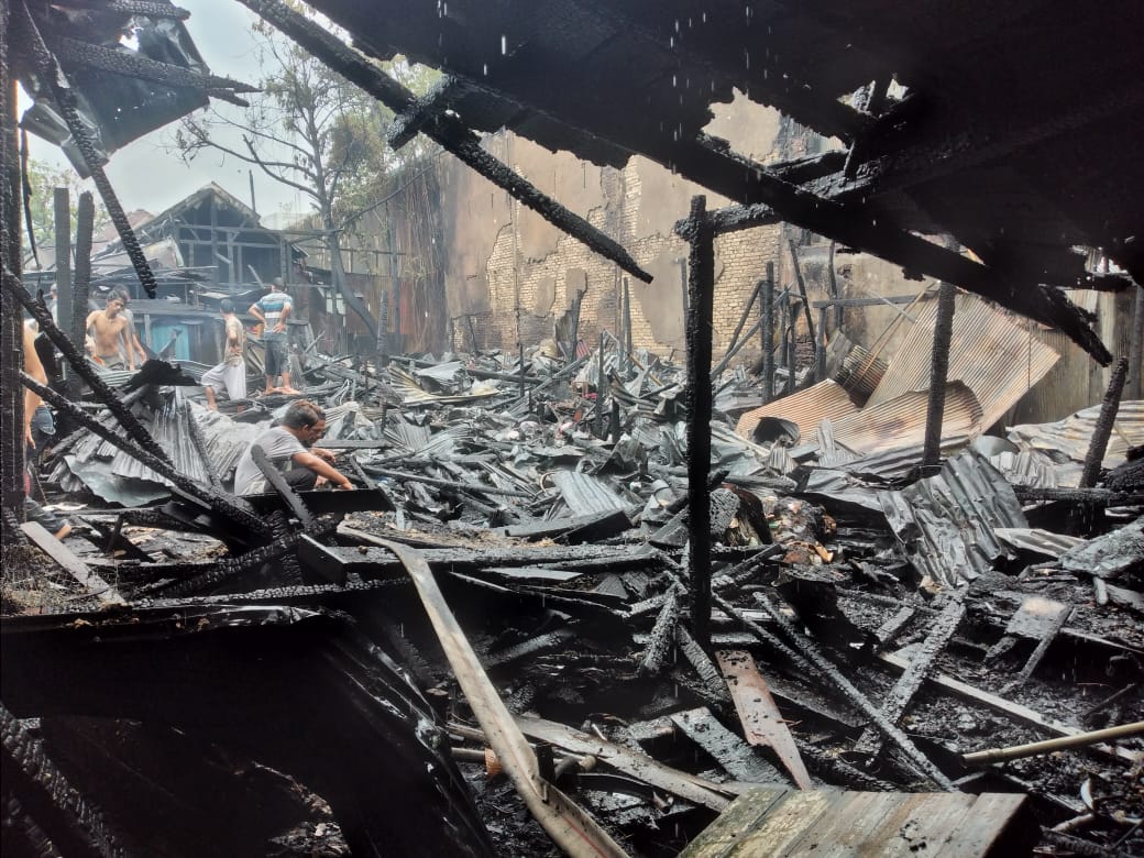 Puing sisa kebakaran di Kelurahan Telawang, Banjarmasin Barat. 