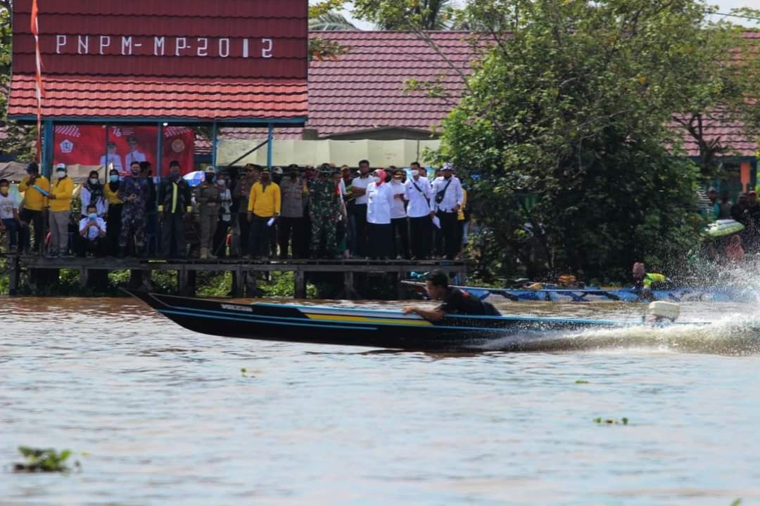 Perlombaan balap ces menyedot animo masyarakat di Batola.