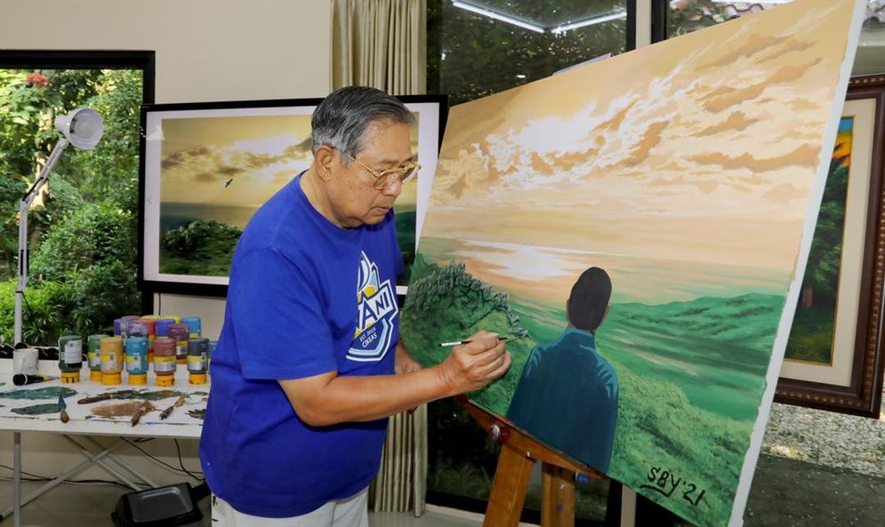 SBY saat melukis 