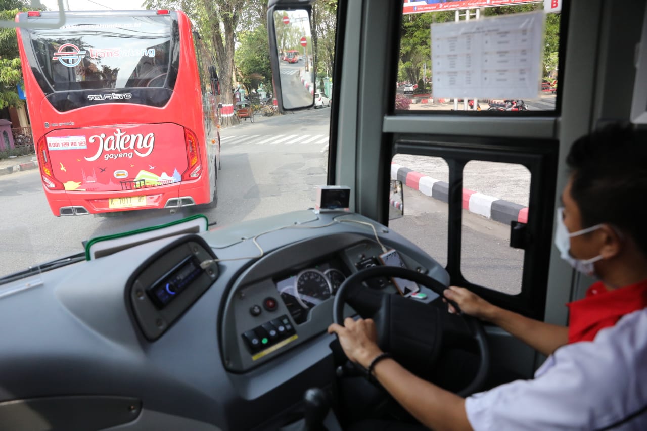 Layanan transportasi umum aglomerasi di Jawa Tengah terus ditambah. Pemprov Jateng kembali meluncurkan layanan Bus Rapid Transit (BRT) Trans Jateng rute Semarang-Godong Grobogan, Rabu (13/10).