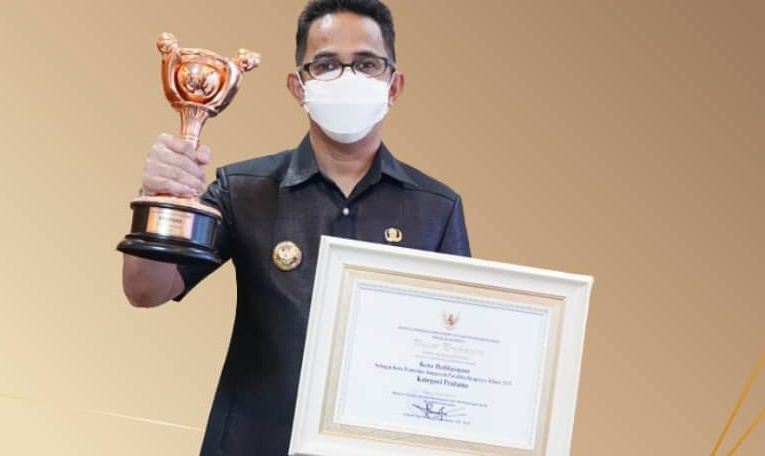 Kota Balikpapan berhasil meraih Anugerah Parahati Ekapraya Kategori Pratama 