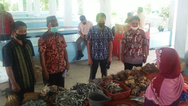 Kadis KPP Matim, Hermanus H. Kodi Sidak ke Pasar Waelengga