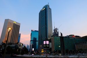 Menara BCA di Bundaran HI milik PT Bank Central Asia Tbk (BBCA), bank swasta terbesar di Indonesia yang sahamnya digenggam oleh keluarga konglomerat Michael-Robert Hartono / Bca.co.id