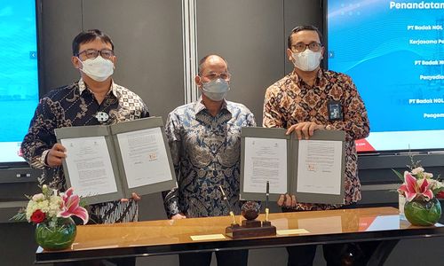 Penandatanganan Heads of Agreement (HOA)  antara Direktur PGN Utama PGN M. Haryo Yunianto dan President Director & Chief Executive Officer PTB Gema Iriandus Pahalawan, Rabu, 20 Oktober 2021