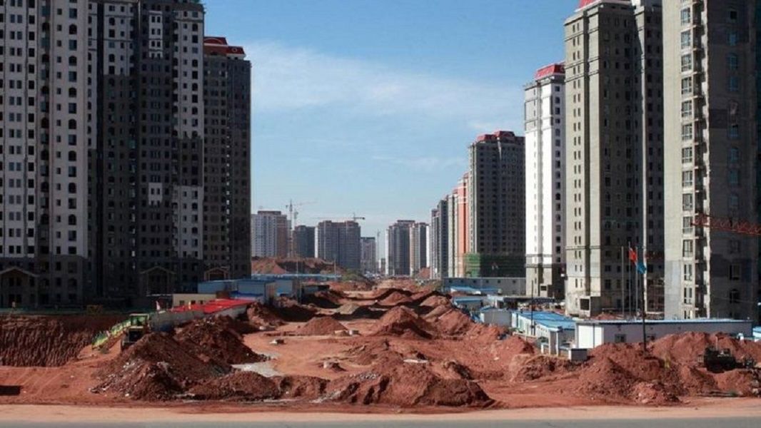 Pembangunan properti di China yang massif memunculkan kota-kota hantu lantaran rumah dan apartemen kosong / Bbc.co.uk