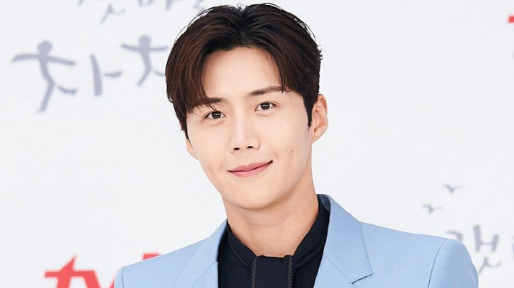 10 Brand yang Hapus Foto Kim Seon Ho Usai Terkait Skandal