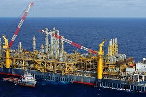 Proyek offshore Natuna Medco.jpg