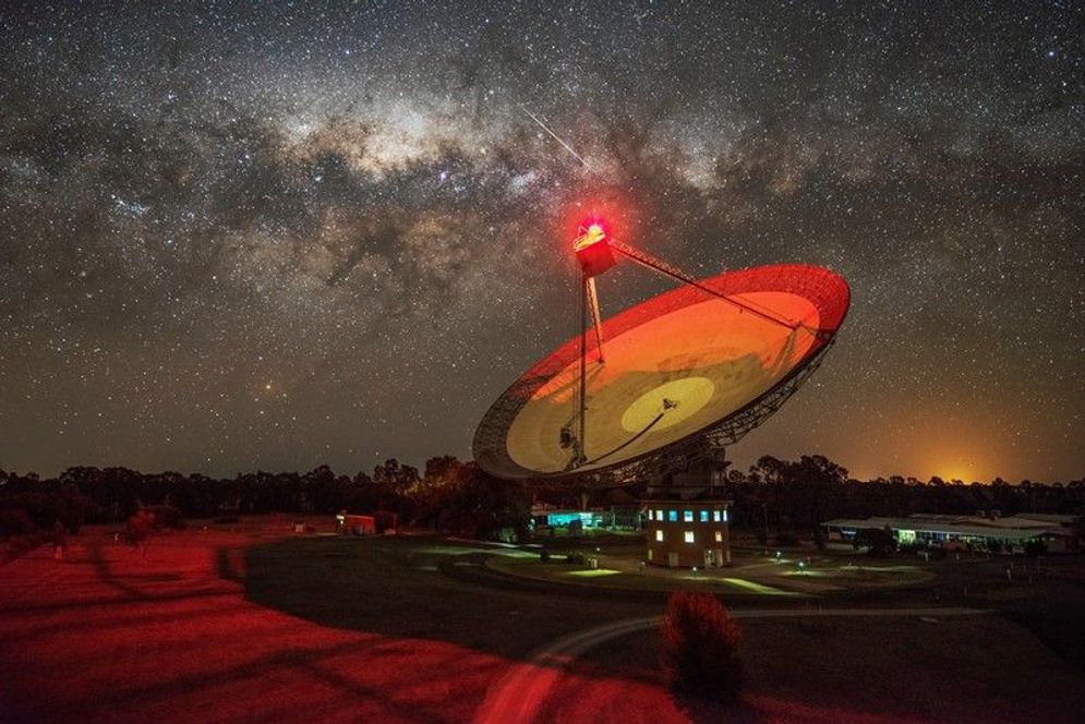 Teleskop radio Parkes Murriyang di Australia yang menangkap sinyal aneh pada April 2019. 