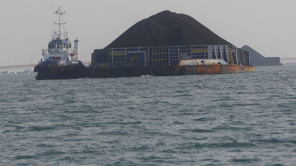 Kapal Tongkang Batubara .jpg