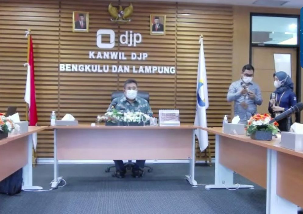 Kepala Kanwil DJP Bengkulu Lampung Tri Bowo saat media gathering virtual, Kamis (28/10/2021).