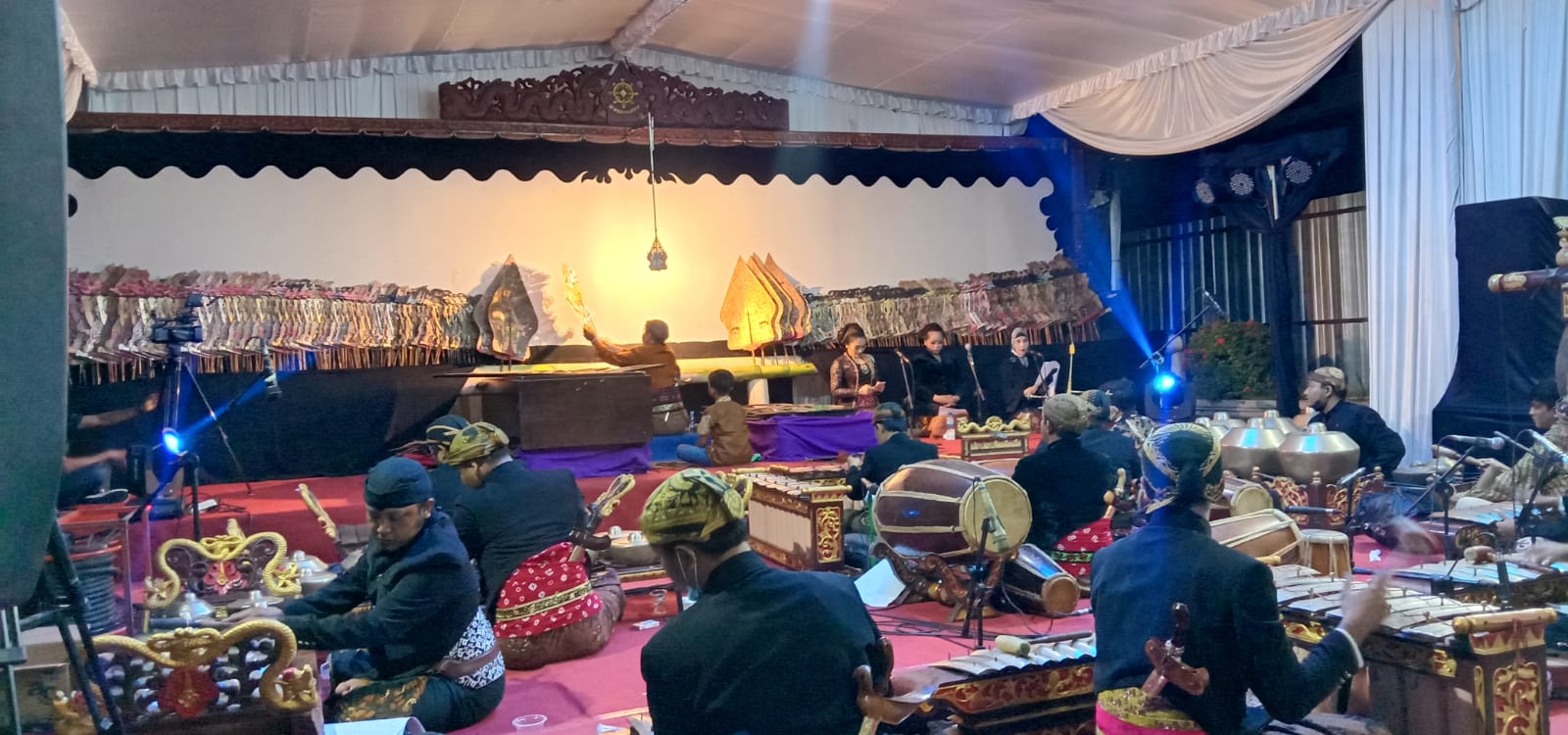 Event Pentas Seni Wayang Kulit Gedhog turut meriahkan peringatan Hari Jadi Museum Radyapustaka yang ke 131.