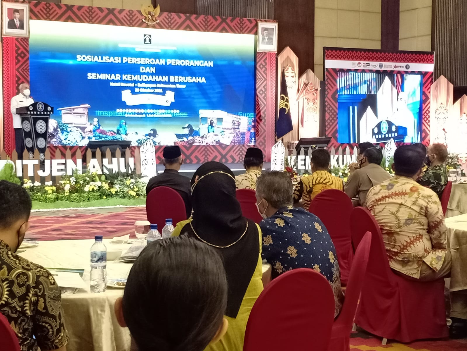 Gubernur Kaltim Siran Noor saat memberikan sambutan dalam sosialisasi Perseroan Perorangan Kemenkumham, di Novotel Balikpapan, Jumat (29/10/2021)