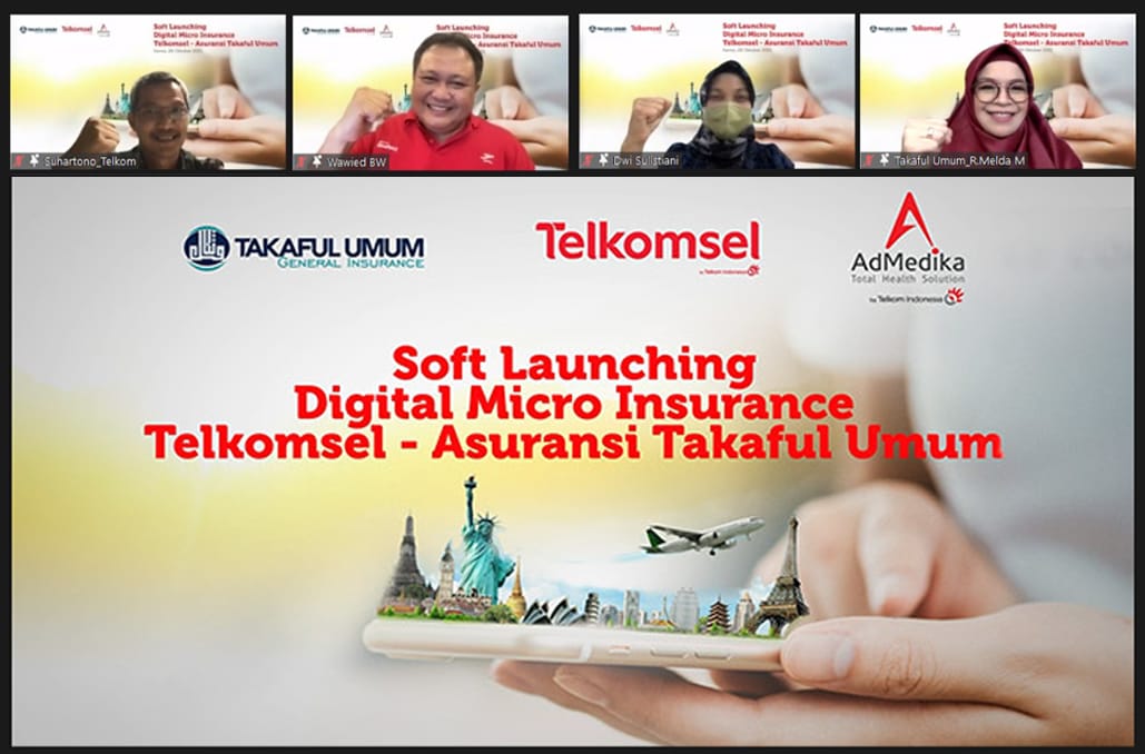 Kiri-Kanan) Vice President Synergy Telkom Suhartono, Vice President Postpaid Consumer, International Roaming & Interconnect Telkomsel, Bernadus Wahyu Wijayanto, Direktur AdMedika, Dwi Sulistiani, dan Direktur Kepatuhan Asuransi Takaful Umum, R Melda Maesarach dalam acara soft launching Digital Micro Insurance pada Kamis (28/10/2021).