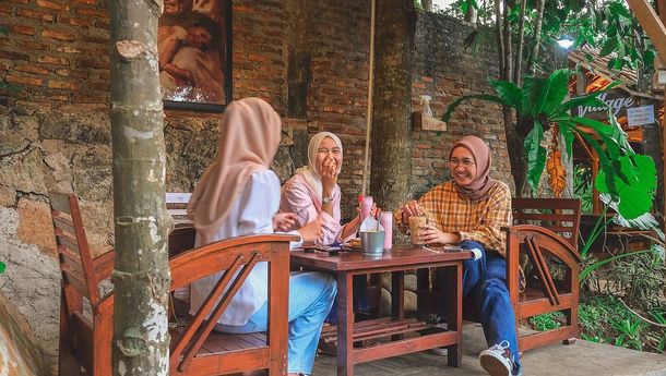 Maknoni Vilage Wisata Suasana Desa di Tengah Kota