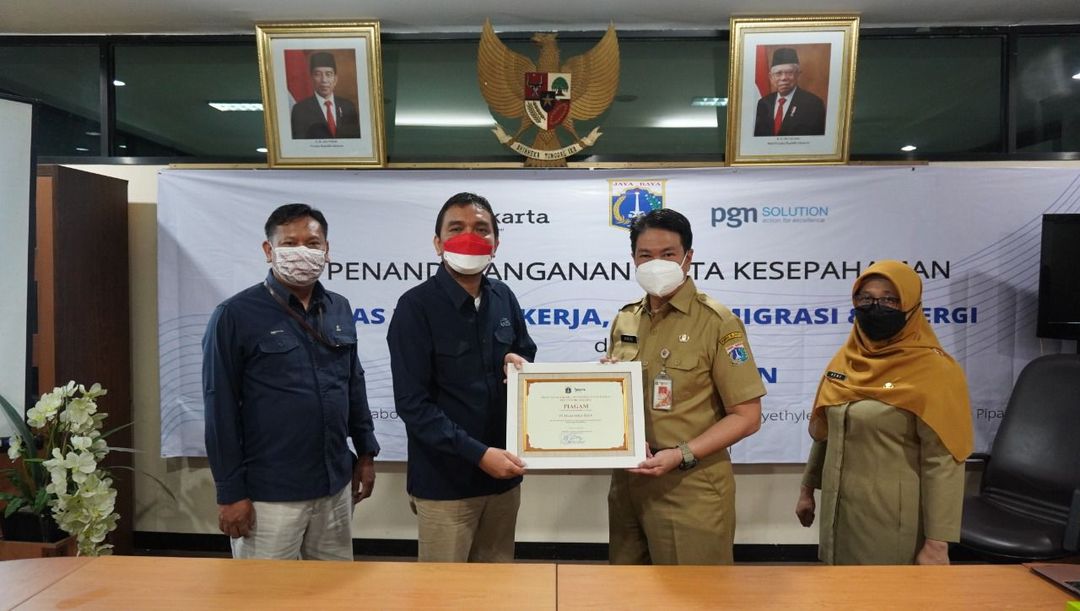 Nota Kesepahaman Kerja Sama antara Direktur Utama PT PGAS Solution, Erwin Simanjuntak dan Kepala Dinas Nakertrans dan Energi Provinsi DKI Jakarta, Andri Yansyah pada Selasa, 2 November 2021.