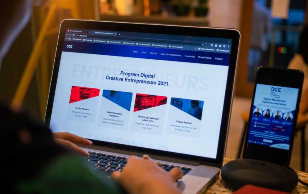 Melalui program DCE 2021, Telkomsel ingin membuka peluang dan kesempatan lebih luas, #UnlockingOpportunities bagi para pelaku UKM. 