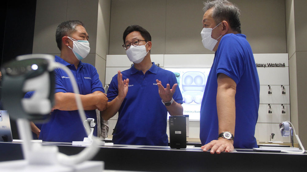 Peresmian Samsung Experience Store - Panji 1.jpg