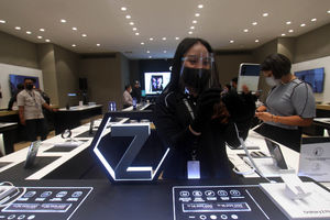 Peresmian Samsung Experience Store - Panji 3.jpg