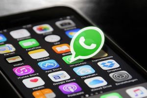 Trik Mudah Cara Nonton YouTube Sambil Chat di WhatsApp