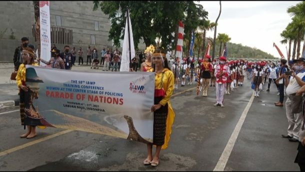 Konferensi Polwan Sedunia di Labuan Bajo Dibuka dengan Parade Negara