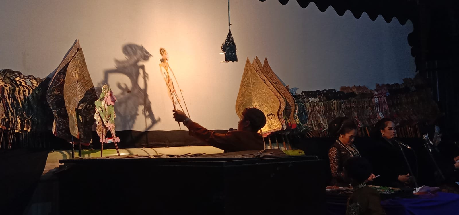Wayang Kulit Gedhog tampil di hari ulang tahun Museum Radyapustaka yang ke-131