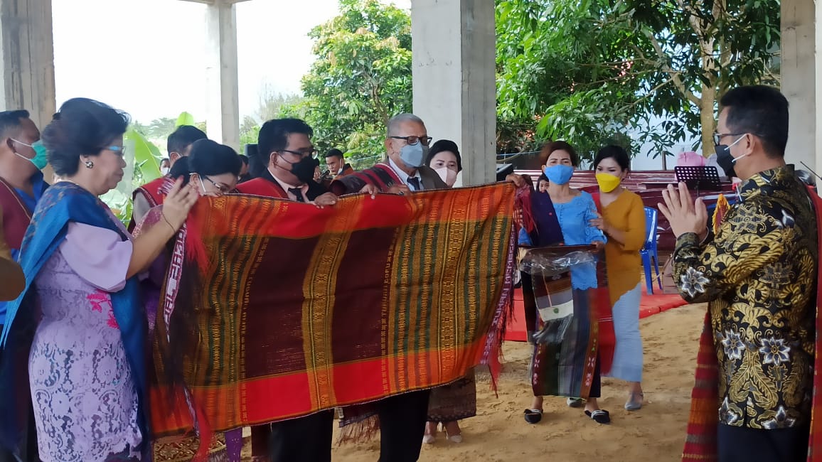 Wali Kota Balikpapan Rahmad Mas'ud kunjungi Gereja HKBP Piladelphia Batakan, Minggu (07/11/2021)