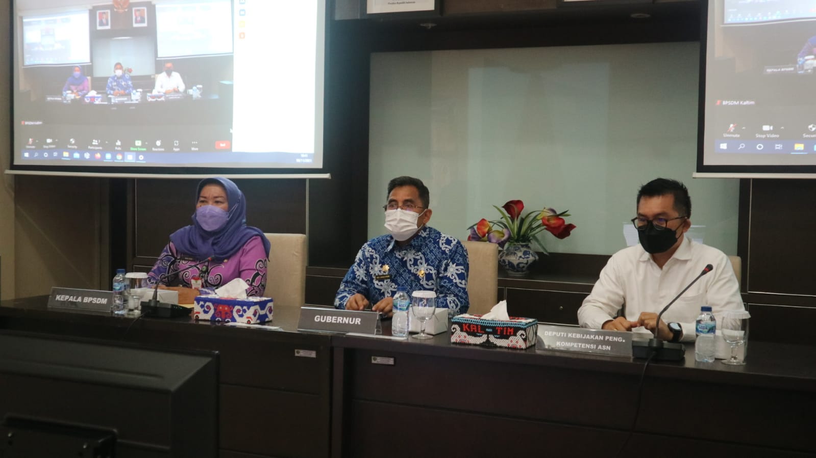 Asisten Pemerintahan dan Kesra Setdaprov Kaltim Jauhar Efendi membuka pelatihan manajerial latsar CPNS, latsar PPPK dan sosial kultural 