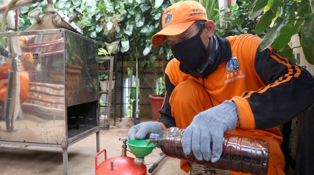 Konversi Sampah Menjadi Solar .jpg