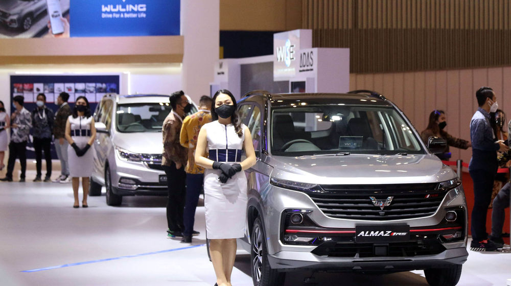 Pembukaan Pameran Otomotif GIIAS - Panji 6.jpg