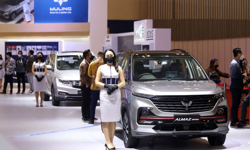 Suasana pameran otomotif Gaikindo Indonesia International Auto Show (GIIAS) 2021 di ICE BSD, Tangerang Selatan. Kamis 11 November 2021. Foto : Panji Asmoro/TrenAsia