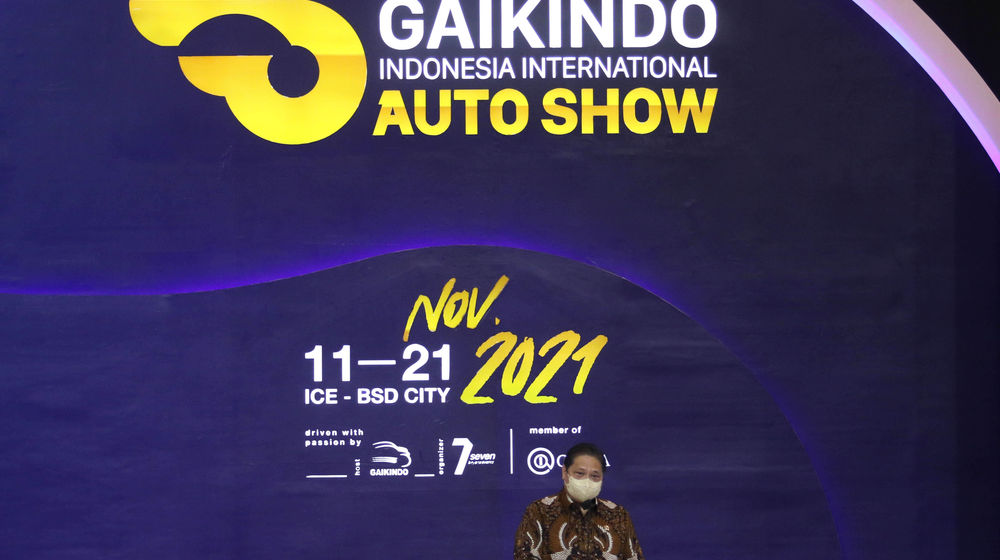 Pembukaan Pameran Otomotif GIIAS - Panji 1.jpg