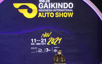 Pembukaan Pameran Otomotif GIIAS - Panji 1.jpg