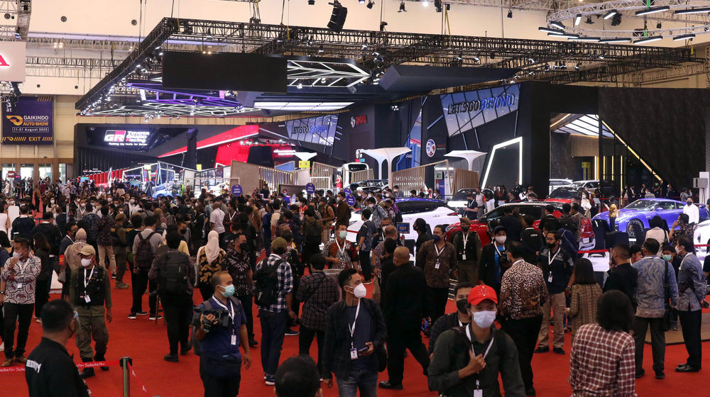 Pembukaan Pameran Otomotif GIIAS - Panji 8.jpg