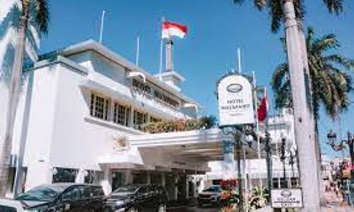 A-HOTEL MAJAPAHIT.jpg