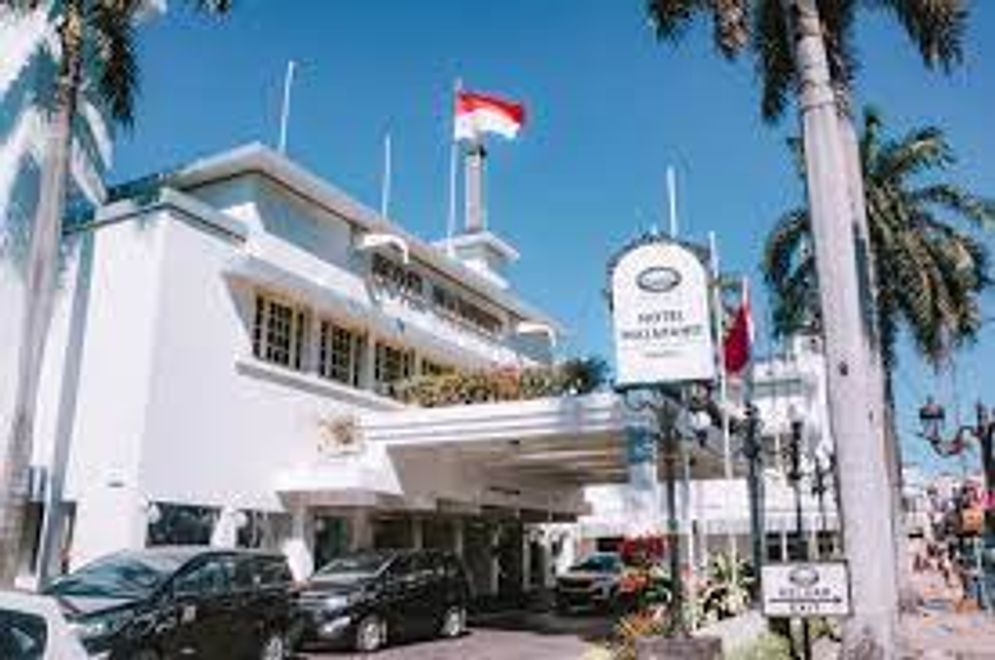 A-HOTEL MAJAPAHIT.jpg