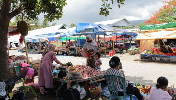 Mengintip Suasana Pasar Alok, Hortikultura Luar Sikka Jadi Pilihan Pedagang