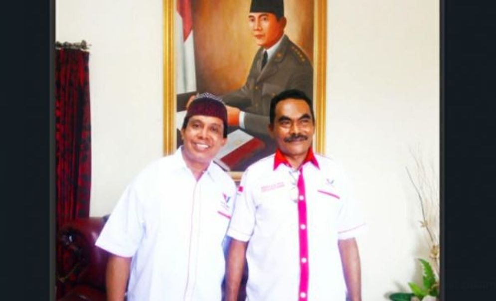 Gonzalo G. M. Sada bersama Aries Putra Lawa.