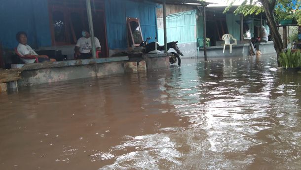 Banjir Rendam Waioti, Sikka,  Warga Merugi Hingga Jutaan Rupiah
