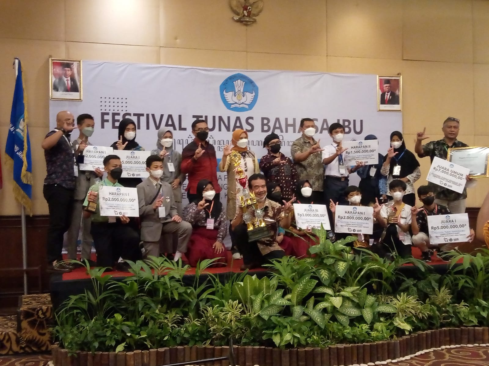 Borong 7 Piala, Kabupaten Wonosobo Juara Umum Festival Tunas Bahasa Ibu