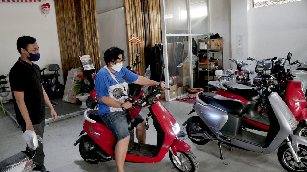 Penjualan Motor Listrik .jpg