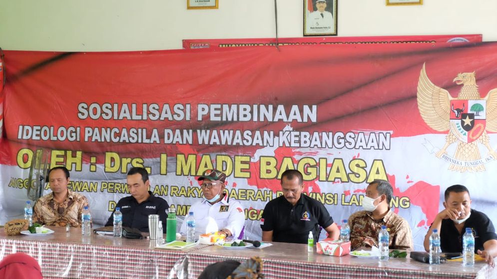 Komisi II DPRD Provinsi Lampung bersinergi dengan Dinas KPTPH menggelar acara Sosialisasi Pembinaan Ideologi Pancasila dan Wawasan Kebangsaan sekaligus penyampaian program KPB. 