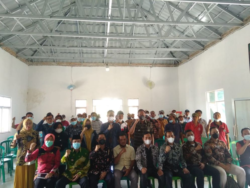 Disperindag Provinsi Lampung bersama Dinas KPTPH mensosialisasikan Program KPB di dalam acara Bimbingan dan Penyuluhan Sistem resi Gudang (SRG) di Desa Balinuraga. 