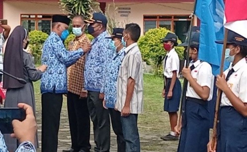 Camat Detusoko Efradus Santiasa , SE melantik Komite Sekolah SMPK Marsudirini, Detusoko, Ende, Flores.