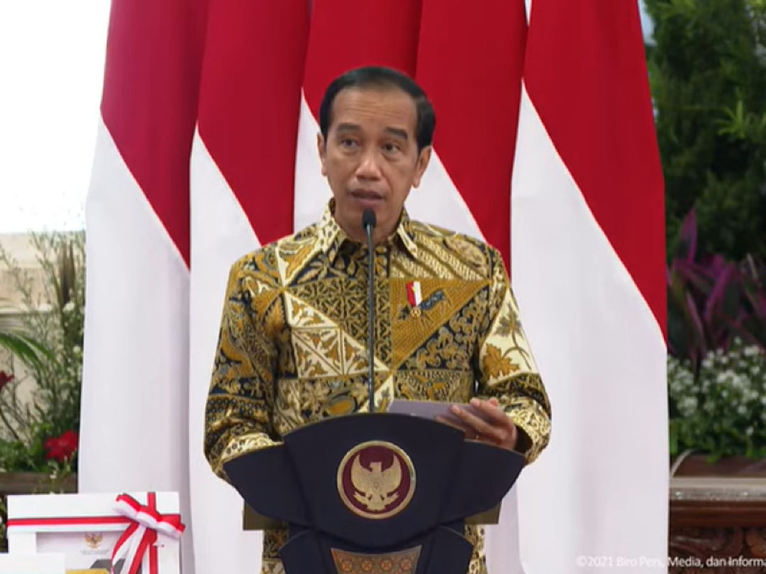 Jokowi Serahkan DIPA dan TKDD Tahun 2022 Senilai Rp769,6 Triliun.jpg