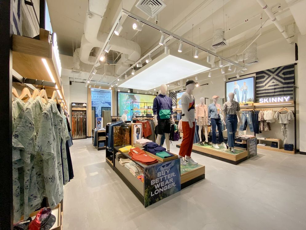 Levi's Store.jpg