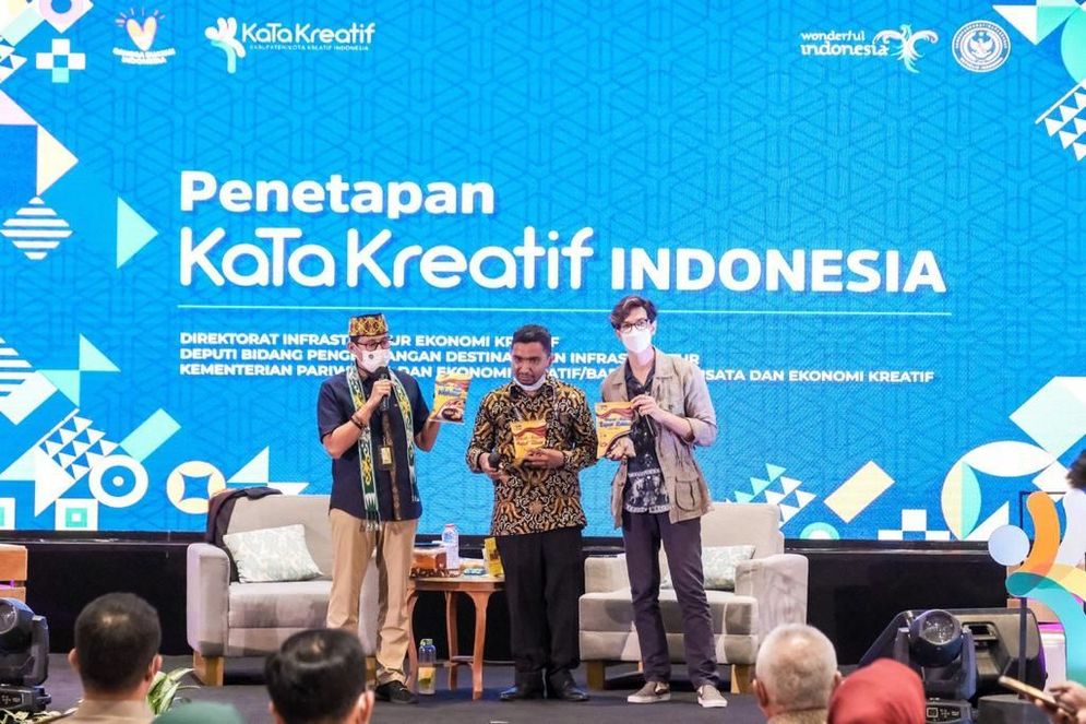 Menparekraf Sandiaga Uno dalam acara Workshop Kabupaten/Kota (KaTa) Kreatif Indonesia 2021 Kota Samarinda, Kalimantan Timur.